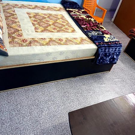 Garuda Guest House Varanasi Bagian luar foto