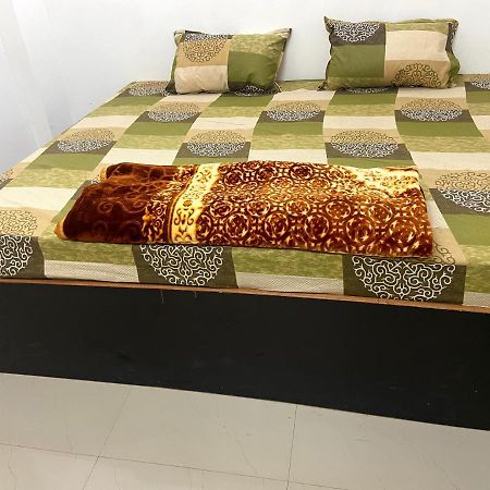 Garuda Guest House Varanasi Bagian luar foto