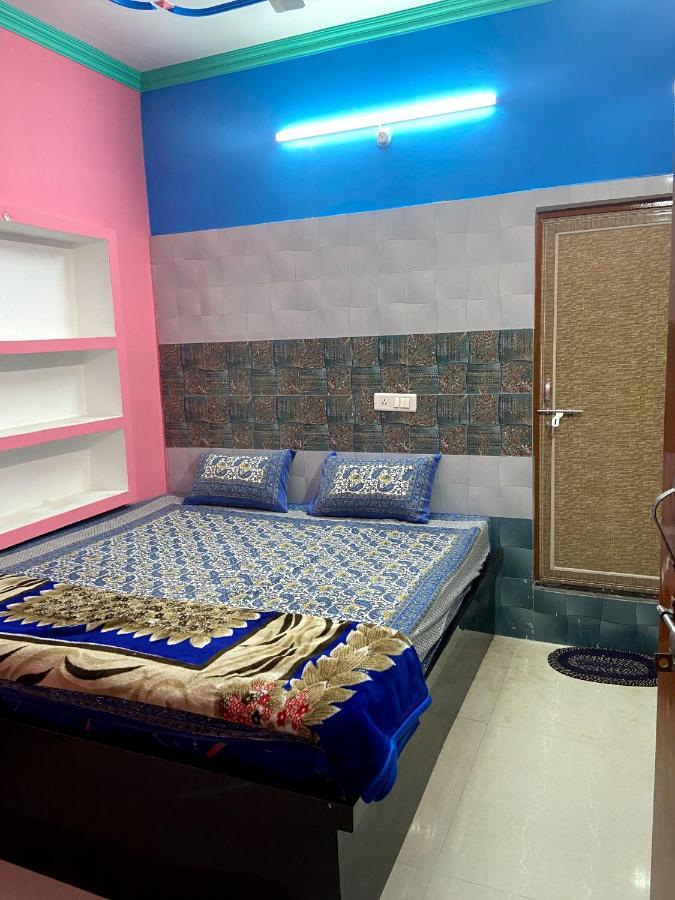 Garuda Guest House Varanasi Bagian luar foto