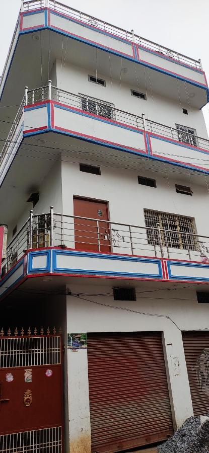 Garuda Guest House Varanasi Bagian luar foto