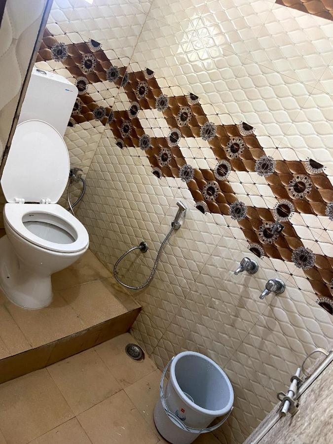 Garuda Guest House Varanasi Bagian luar foto
