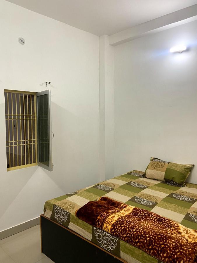Garuda Guest House Varanasi Bagian luar foto